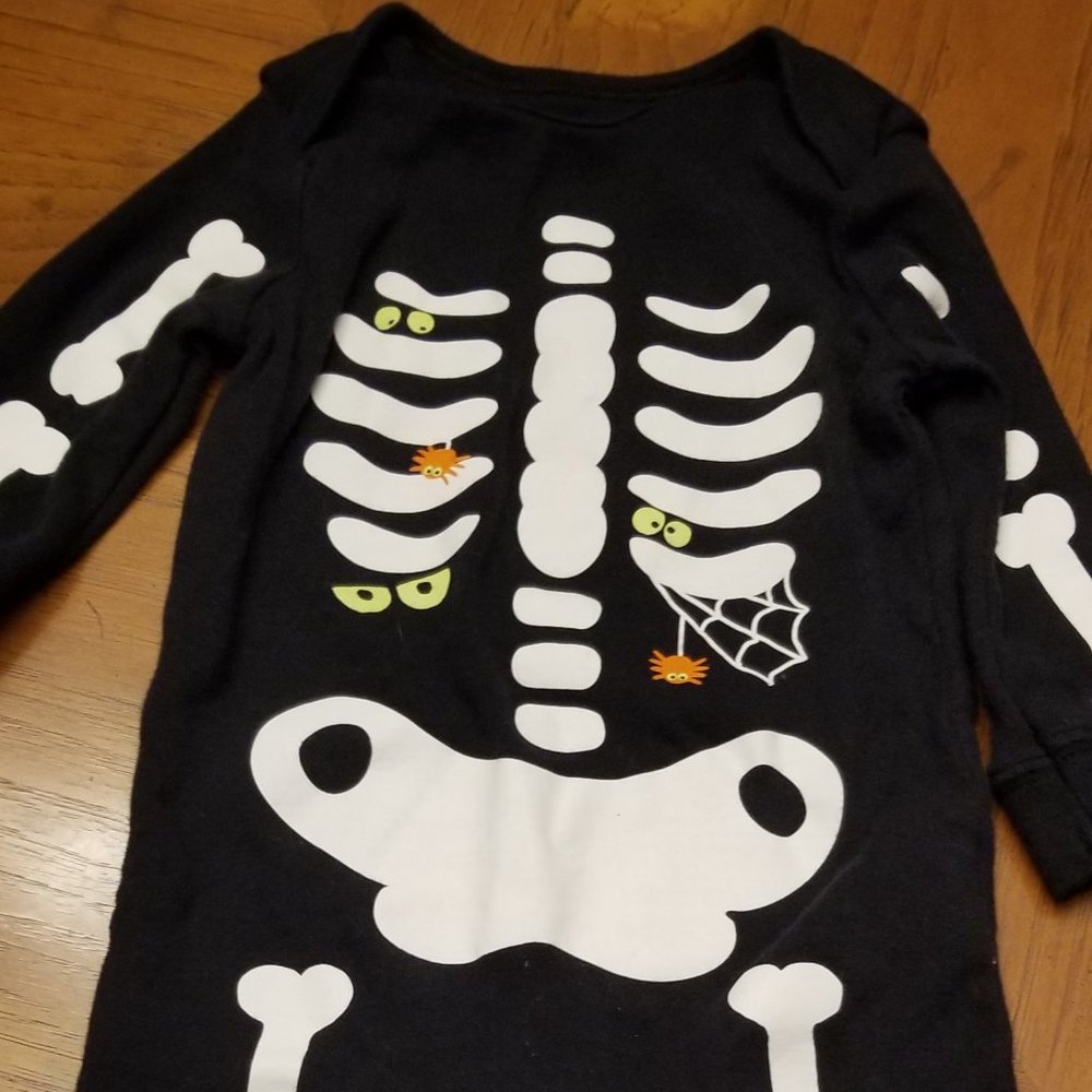 CARTER'S ONE PIECE SKELETON COSTUME, SIZE 6 MONTHS
